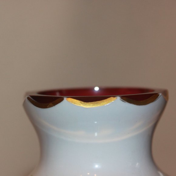 BOHEMIAN MOSER CZECH WHITE CASED CUT TO RED GLASS VASE SCENIC HAND PAINTED - Picture 5 of 9